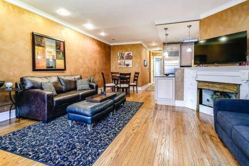 Gold Coast Apartment | Brownstone 2 entire units Gold Coast