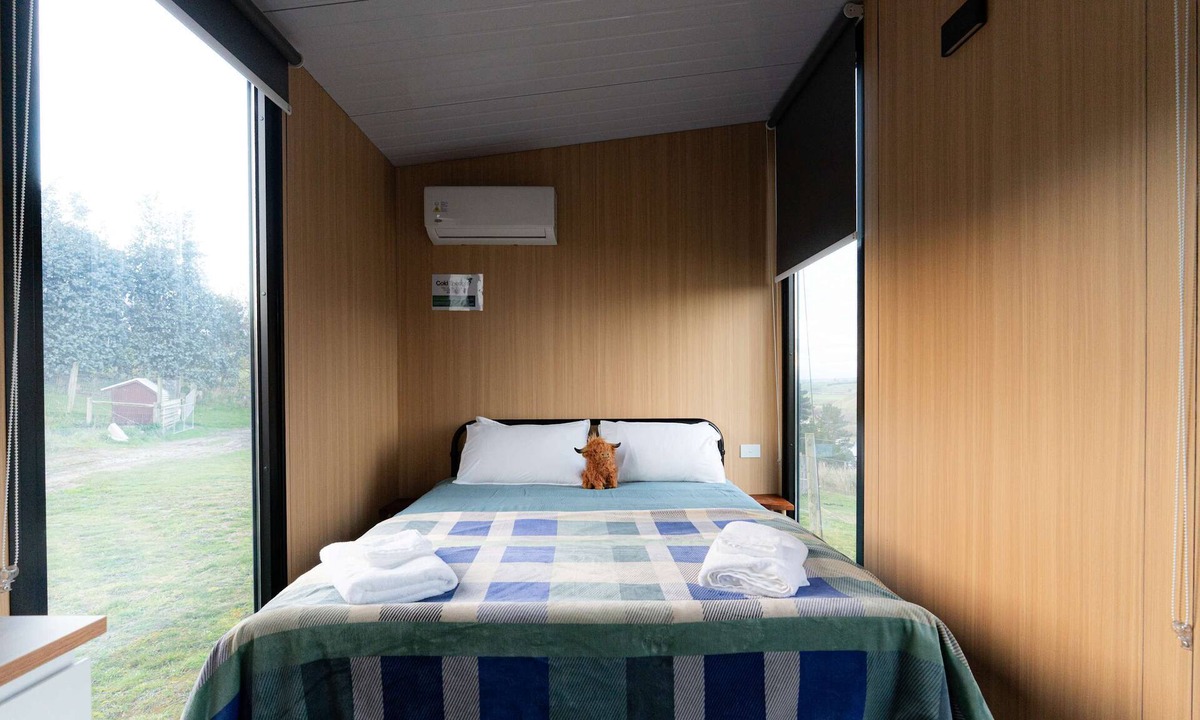 Surat Bay House | Bruce Farm Alpaca Cabin 1 by Tiny Away
