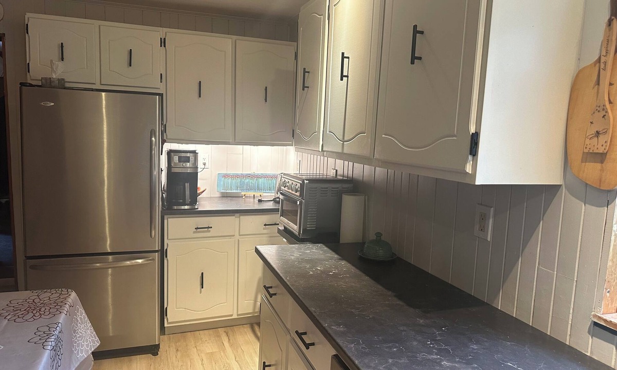 Colpoys Bay Cottage | Bruce Peninsula Forest Cottage-nHuge property with hiking trails