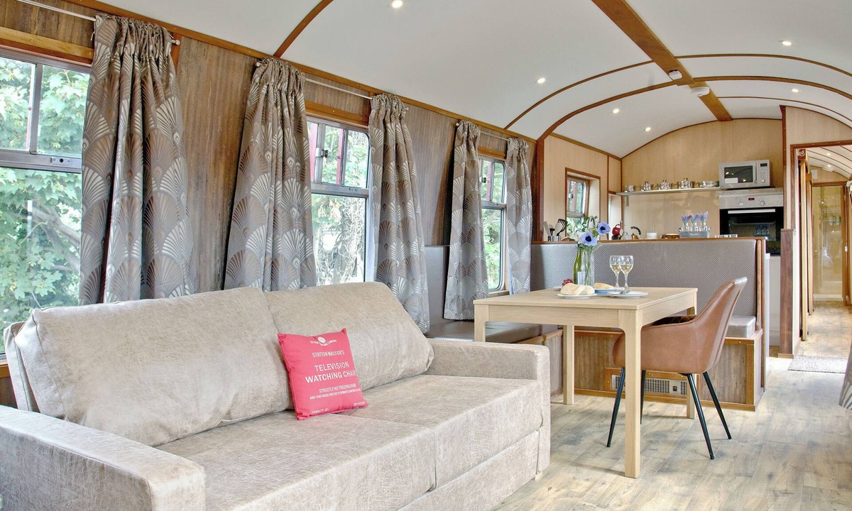 Dawlish Warren Ski Chalet | Brunel Boutique Railway Carriage 1