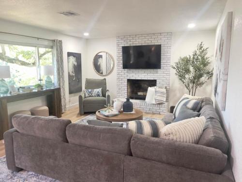Checotah House | Brush Hill Lakehouse