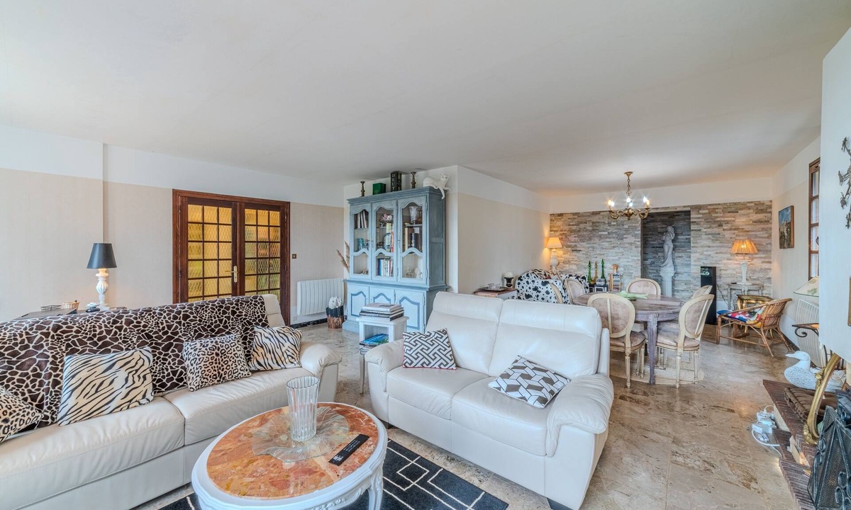 La Guiche House | Bruyère et Charmes de Bourgogne