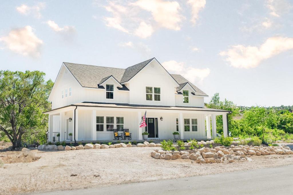 Tropic House | Bryce Canyon Homestead