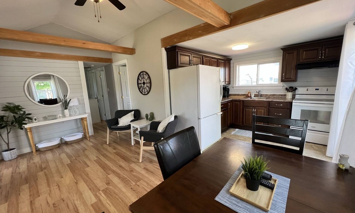 Pointe-du-Chene House | Brydges st bungalow