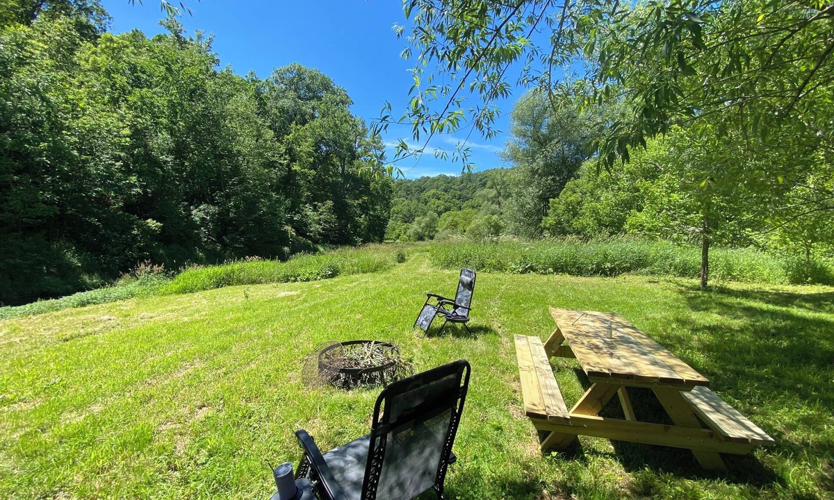 Viroqua RV Rental | Brye's Bad Axe Tent Camping 2