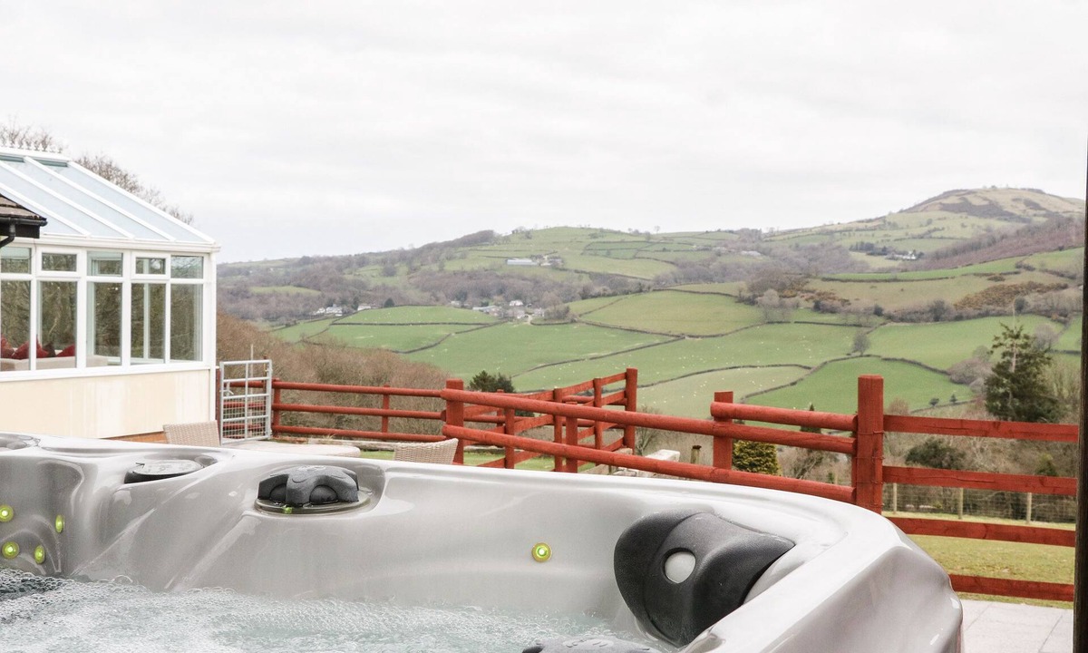 Eglwysbach Cottage | Bryn Derw Holiday Cottage
