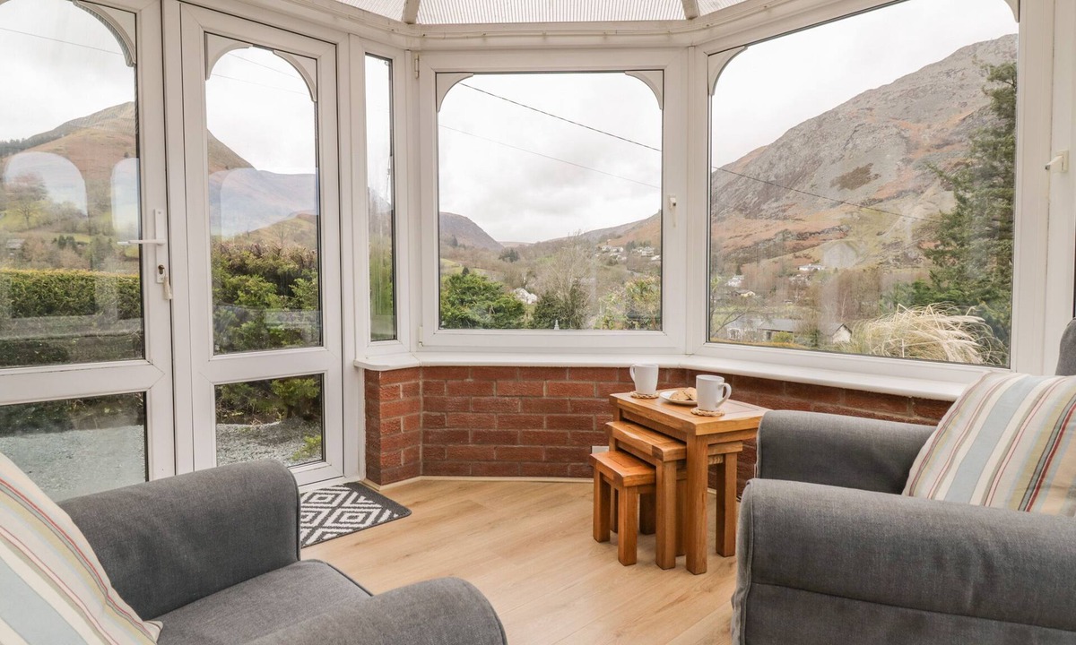 Longford Cottage | Bryn Teg