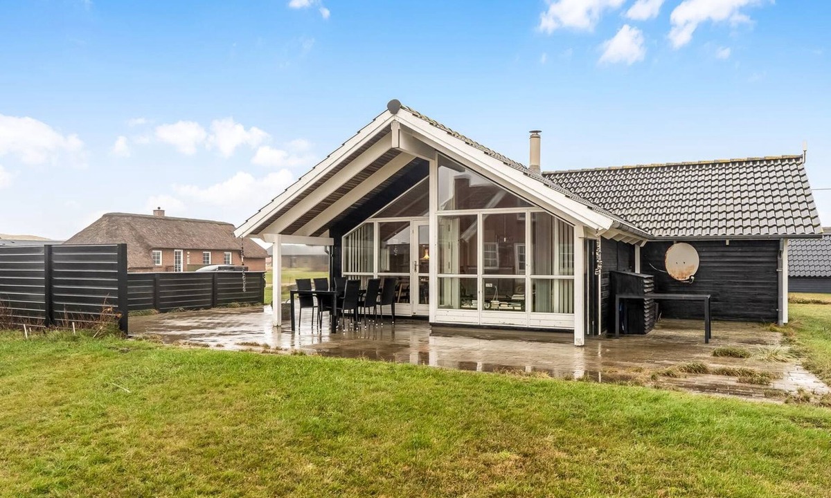 Vrist Strand House | "Bryngeir" - 100m from the sea by Interhome