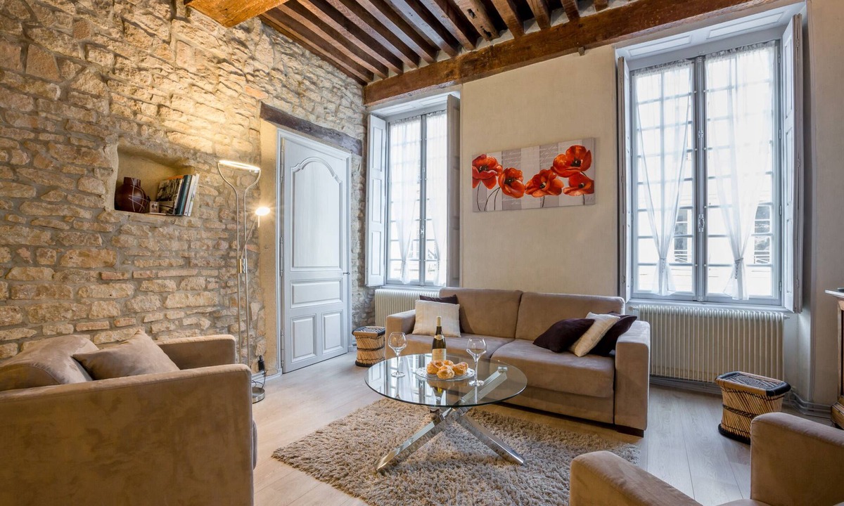 Beaune City Centre Apartment | BSH - Beaune Rousseau - Parking included