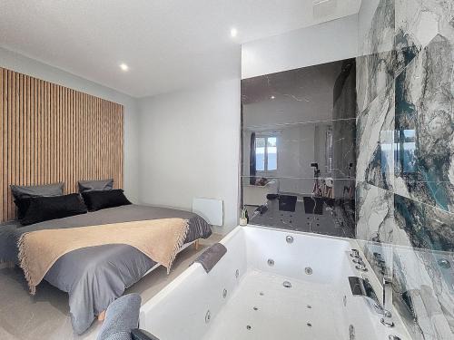 Saulaie - Claveliere Apartment | Bubble for two!