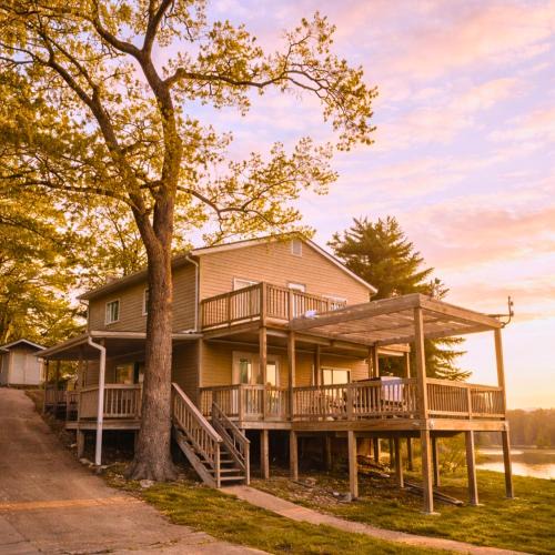 Sunrise Beach House | Buccaneer Bay Resort Cottage #56