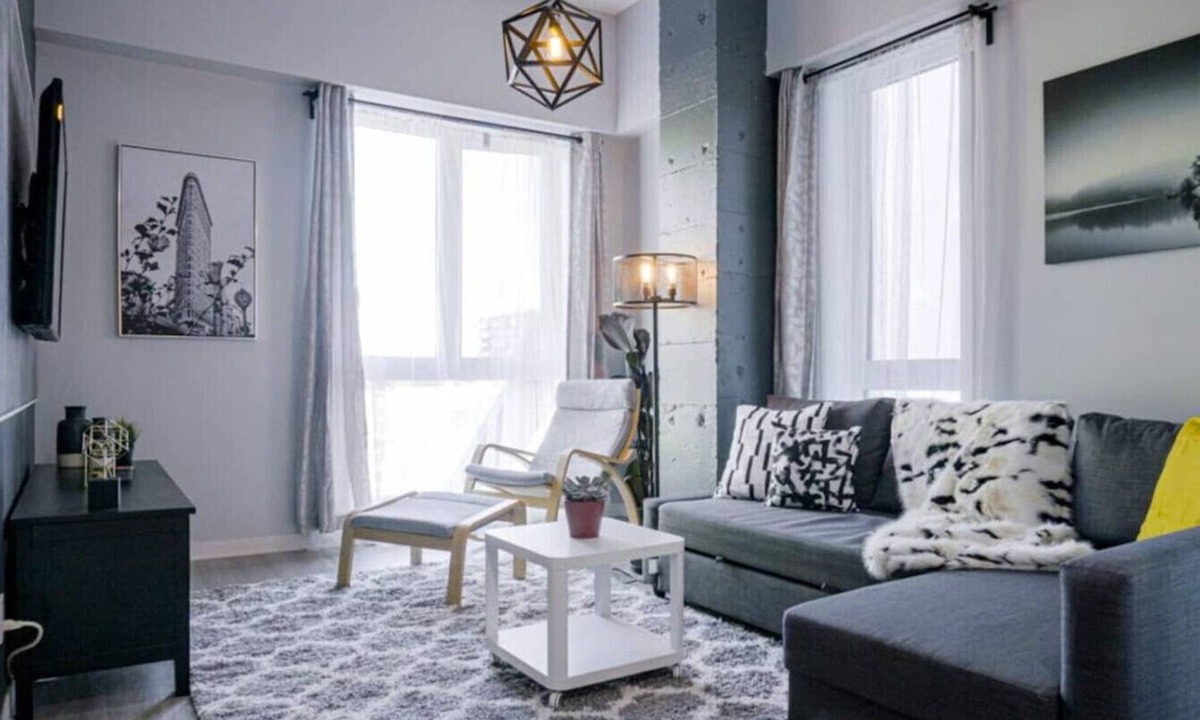 The Triangle Apartment | Buchanan *201* - Midtown Condo Luxe + Gym