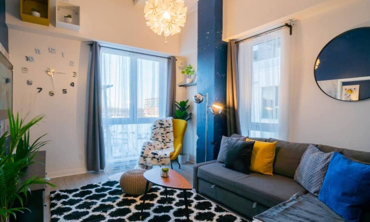 The Triangle Apartment | Buchanan *301* - Midtown Condo Luxe + Gym