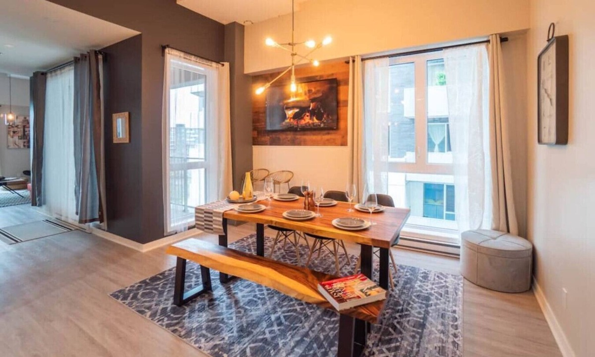 The Triangle Apartment | Buchanan *401* - Midtown Condo Luxe + gym