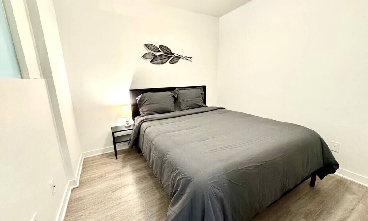 The Triangle Apartment | Buchanan *605* - Midtown Luxe Loft + gym