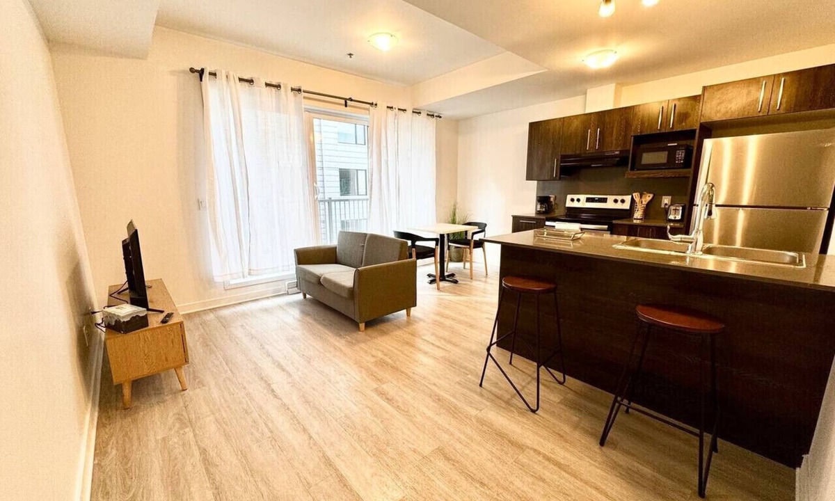 The Triangle Apartment | Buchanan *705* - Midtown Luxe Loft + gym