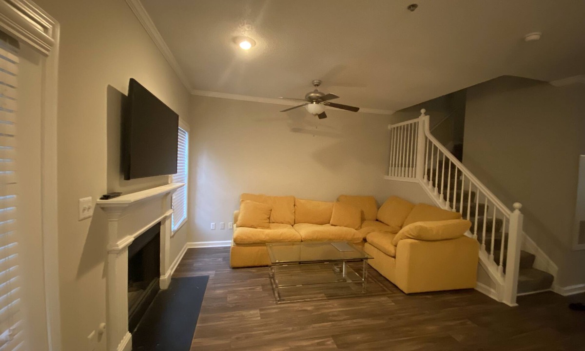 Briarcliff Heights House | BUCKHEAD 3BR TOWNHOUSE