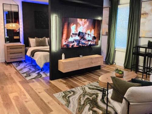 Garden Hills Apartment | Buckhead Noir Suite with Self Check-in and Free Parking