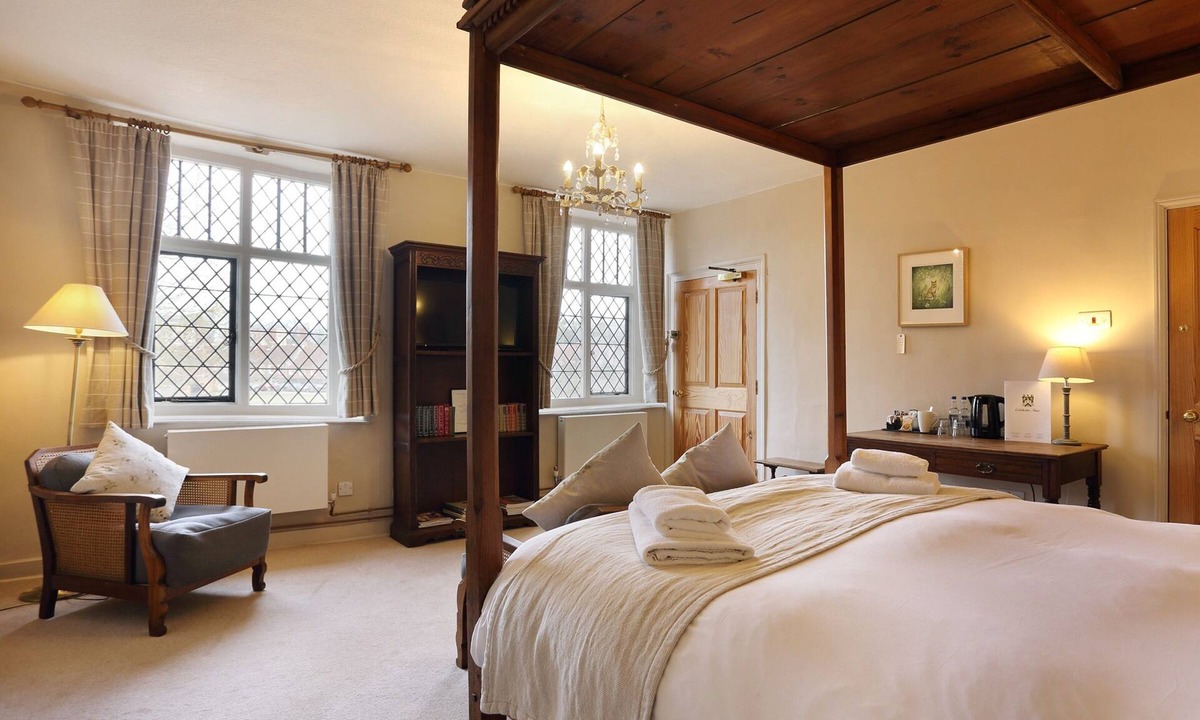 Aldborough House | Buckinghamshire Arms