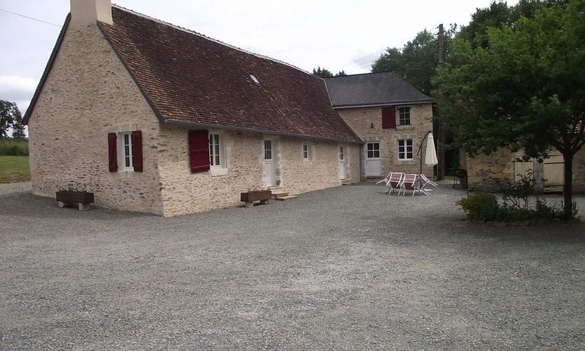 Rouez Cottage | Bucolic rural cottage near abbey - 7 guests