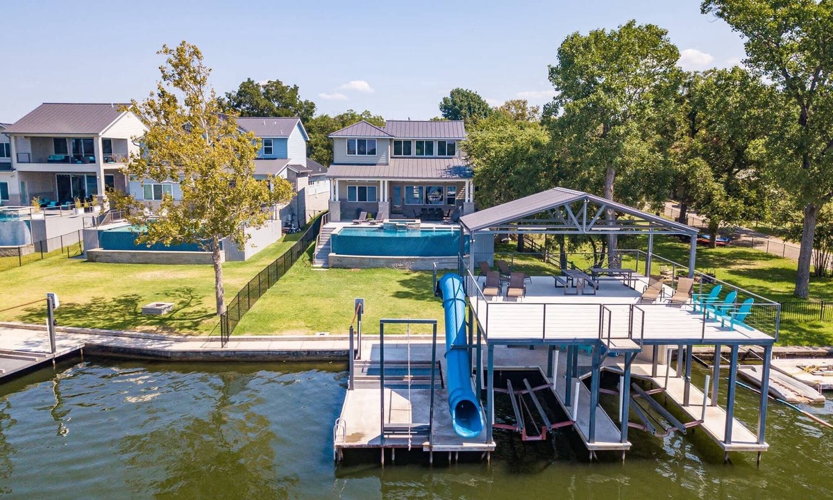 Kingsland House | Bud Lane Lakeside | Concierge Services