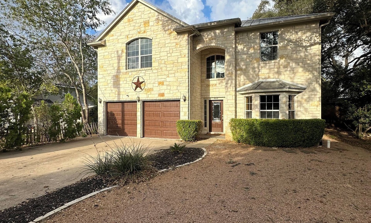 Buda House | Buda home - heart of the historic district. Pool, jacuzzi