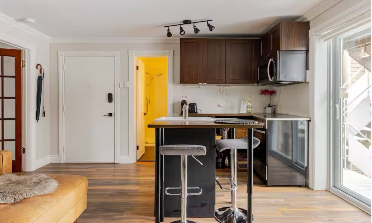 Perth Apartment | Budapest - European style deluxe oasis facing the historic Tay River Basin