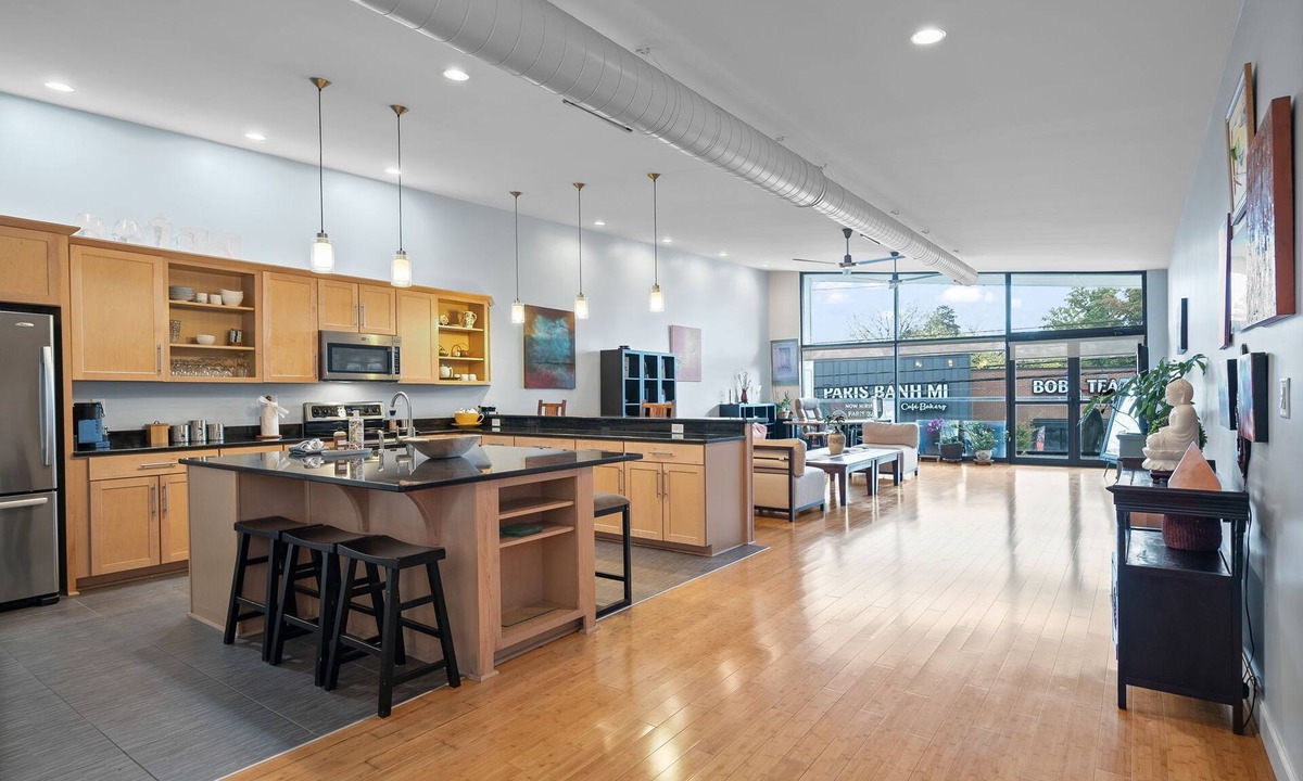 Tyler Park Condo | Buddha's Bungalow above the Highlands