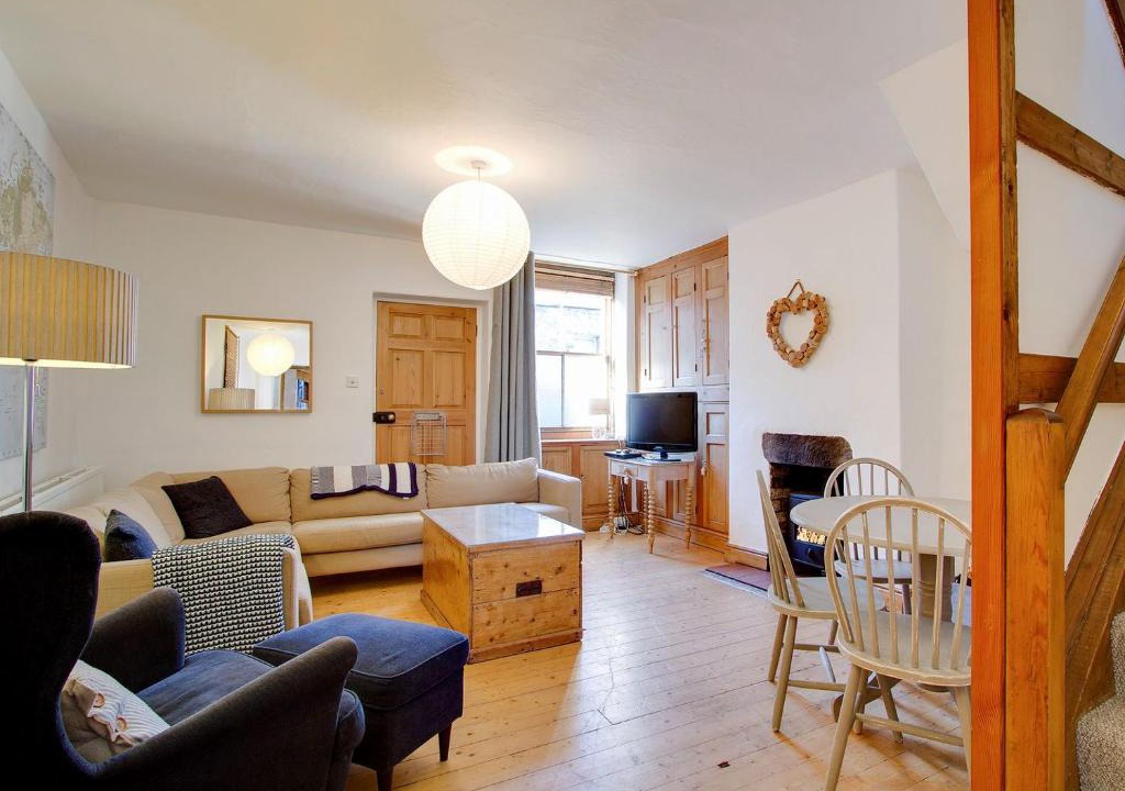 Kendal House | Buddy's Cottage