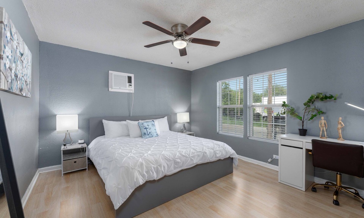 Del Mar House | Budget 2BDR-PetsOK-Extd Stays-WD-Central