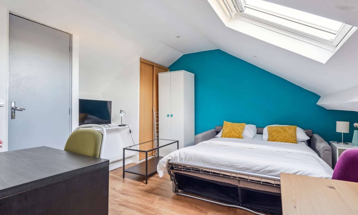 Charleville-Mezieres Apartment | Budget apart city centre with parking