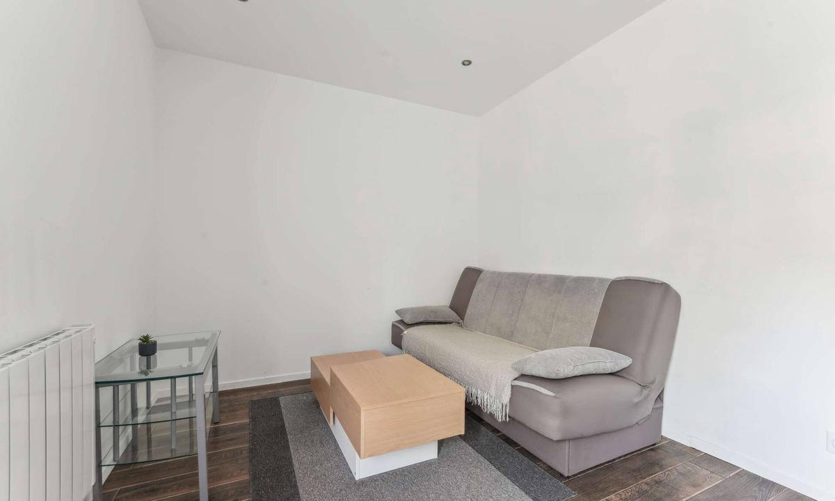 Charleville-Mezieres Apartment | Budget apart city centre with parking