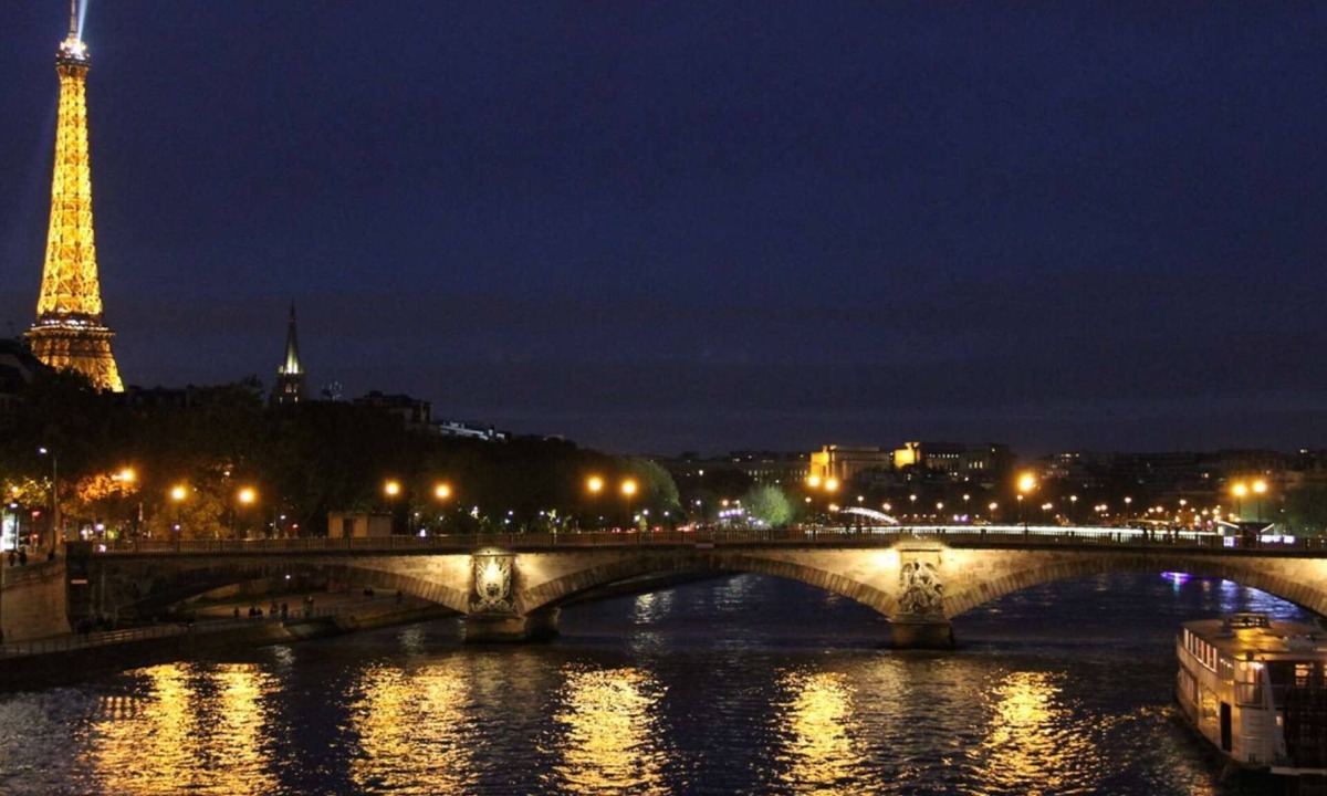 Bondy Apartment | Budget apart with balcony near Paris