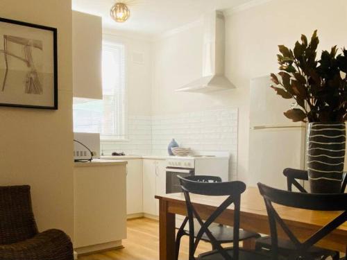 Elizabeth North House | Budget Barossa