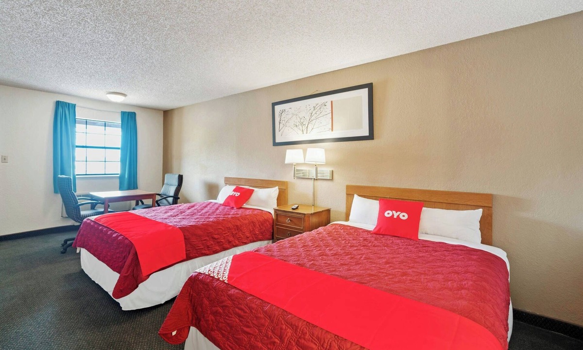 Junction Hotel | Budget Comfort Near I-10 – 3 Pet-Friendly Rooms & Easy Parking
