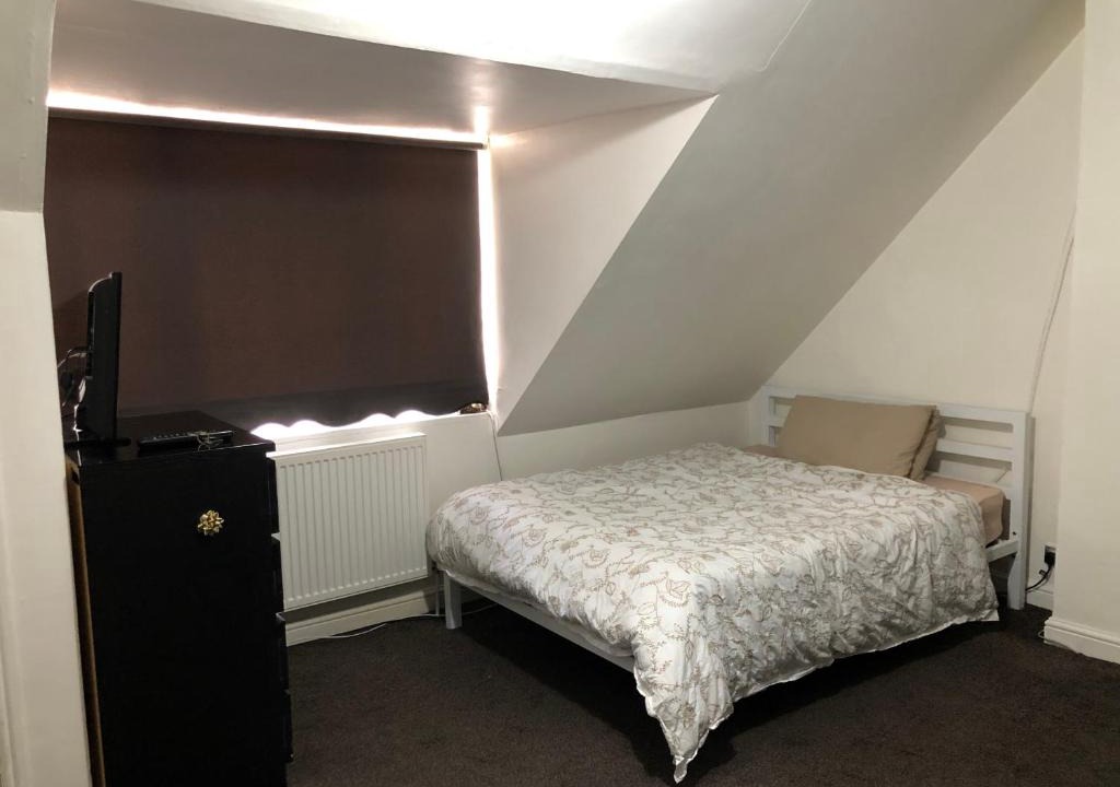 River House | Budget Double Bedroom