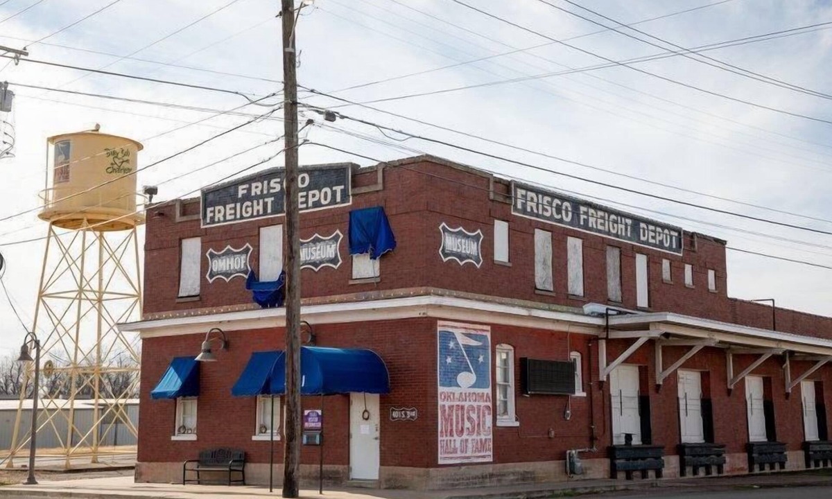 Muskogee Hotel | Budget-friendly Accommodation at Knights Inn Muskogee! 2 Convenient Units