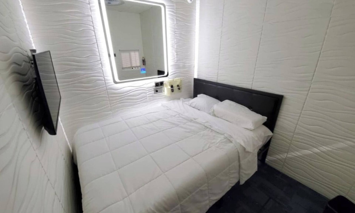 South Loop Apartment | Budget-Friendly Room| Free Coffee | Downtown