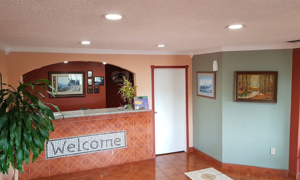 Eastland Hotel | Budget Host Inn Eastland