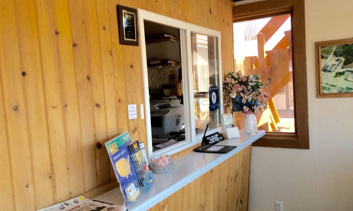 Iron Mountain Hotel | Budget Host Inn Iron Mountain