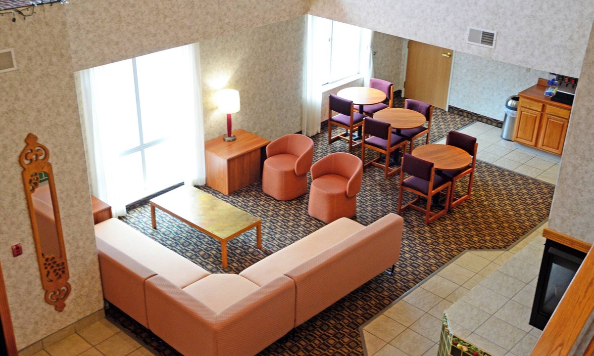 Allegan Hotel | Budget Host Inn