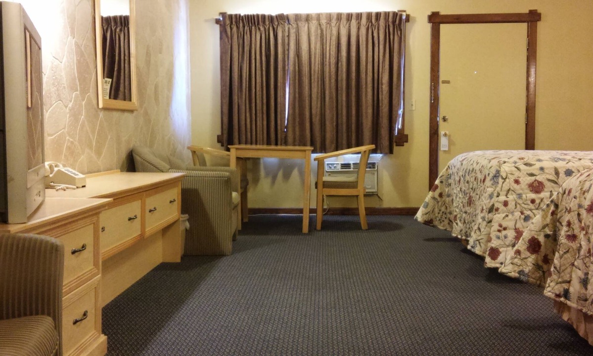 Byers Hotel | Budget Host Longhorn Motel
