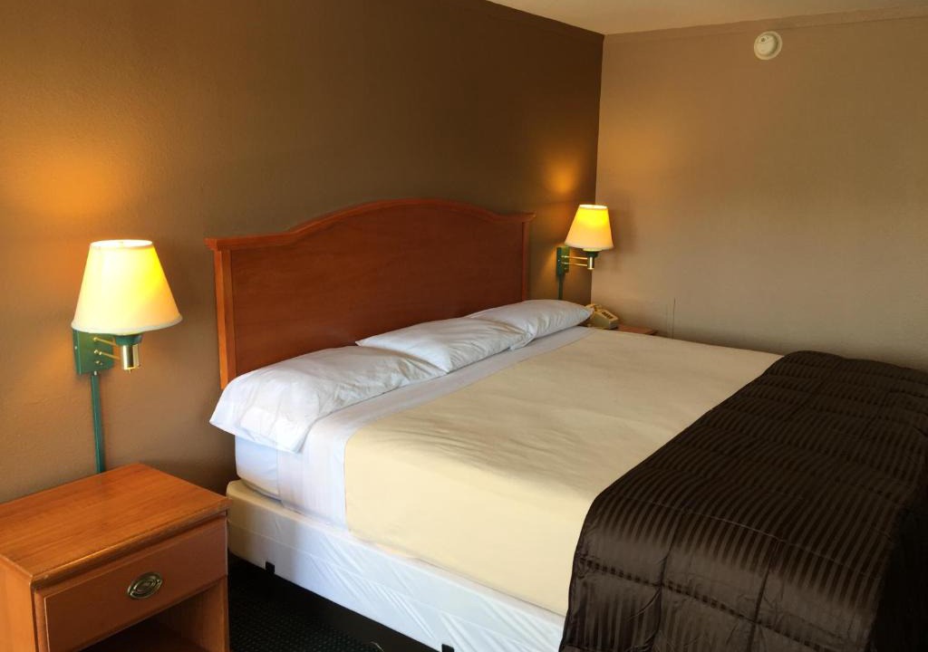 St. Robert Hotel | Budget Inn - Saint Robert