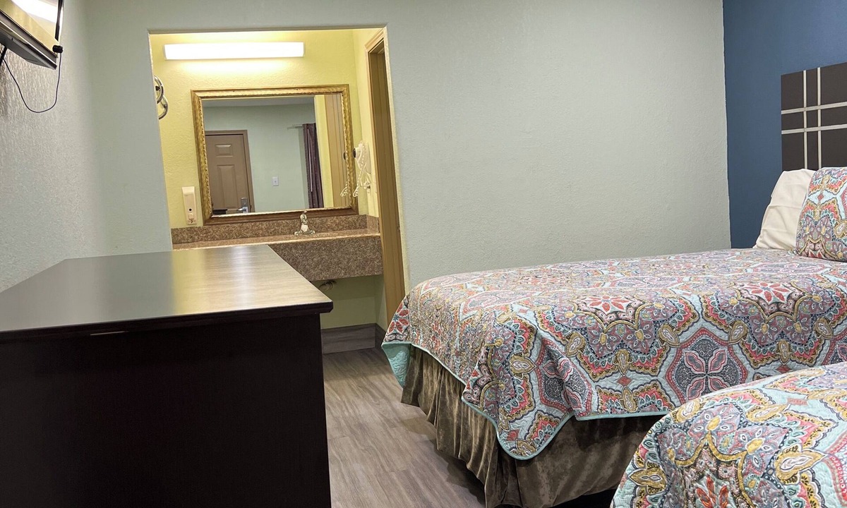 Hallettsville Hotel | Budget Inn
