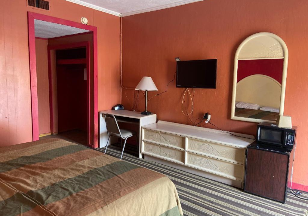 Laurel Hotel | Budget inn