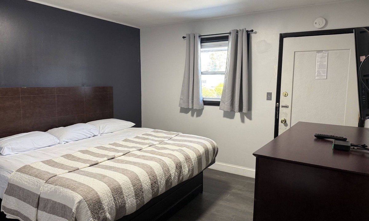 Mays Landing Hotel | Budget Inn