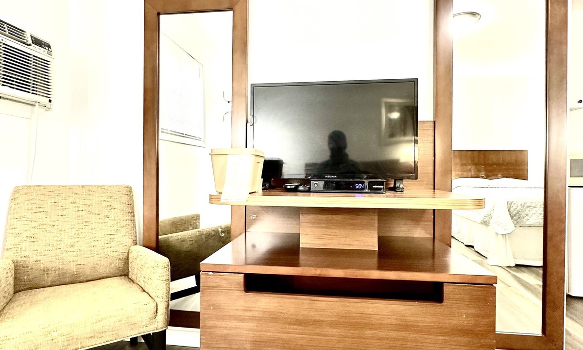 Wellsville Hotel | Budget Inn