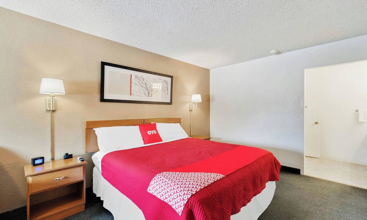 Junction Hotel | Budget Lodge Near I-10 – Pet-Friendly, Comfortable, Convenient & Clean