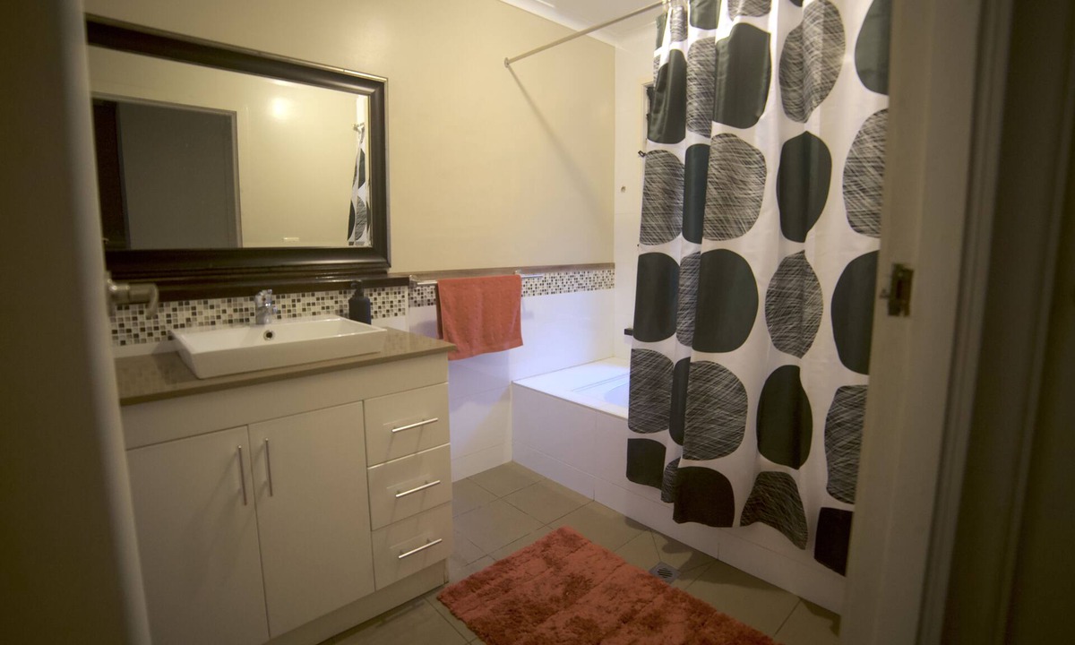 Bangalow House | Budget Room (maximum of 3 nights)