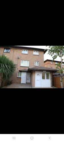 Thamesmead East House | BUDGET Twin Double Rooms